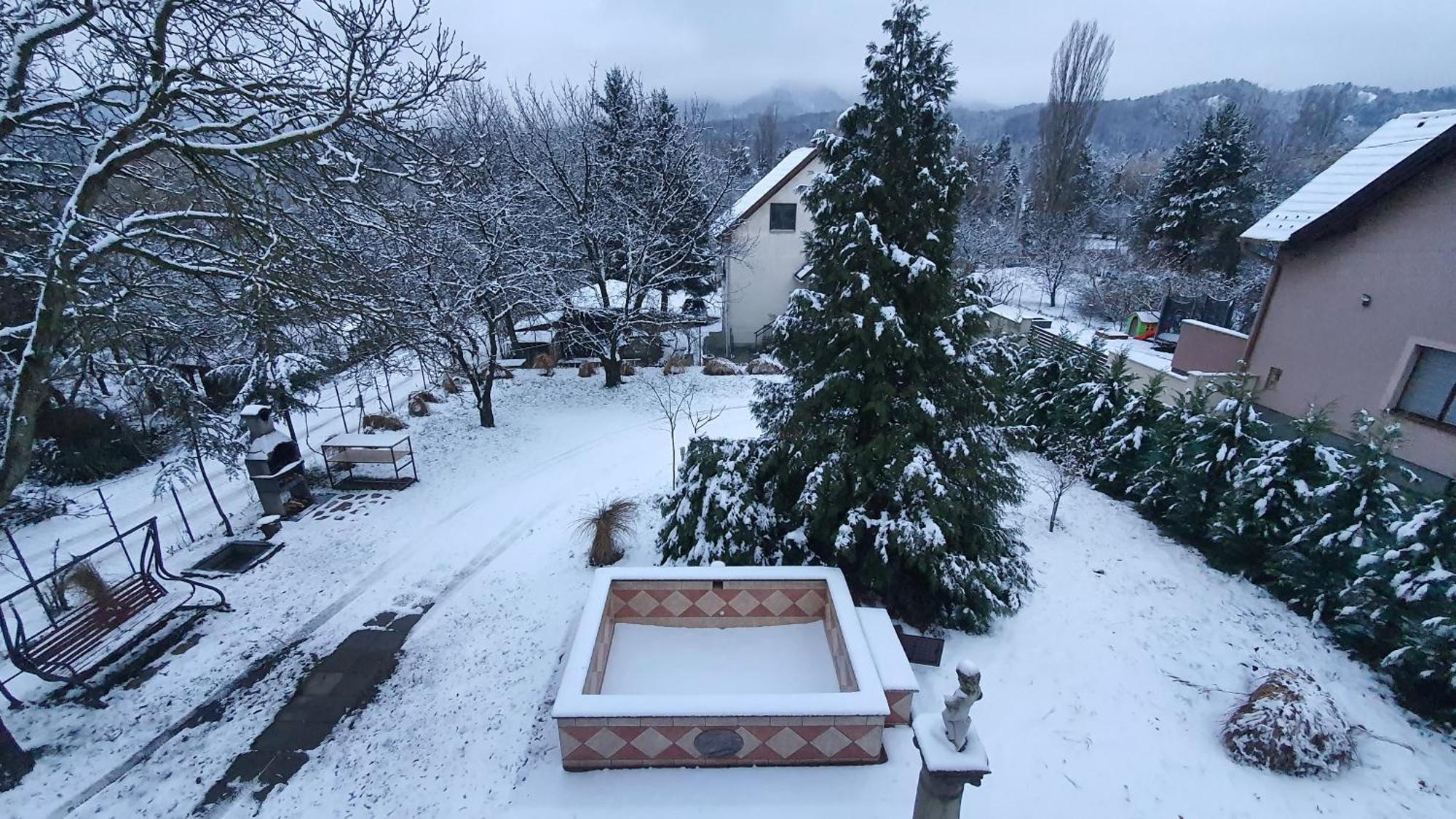 Pilis Hills View Deluxe House With Pool & Ac Near Bp Vila Pilisszentivan Exterior foto